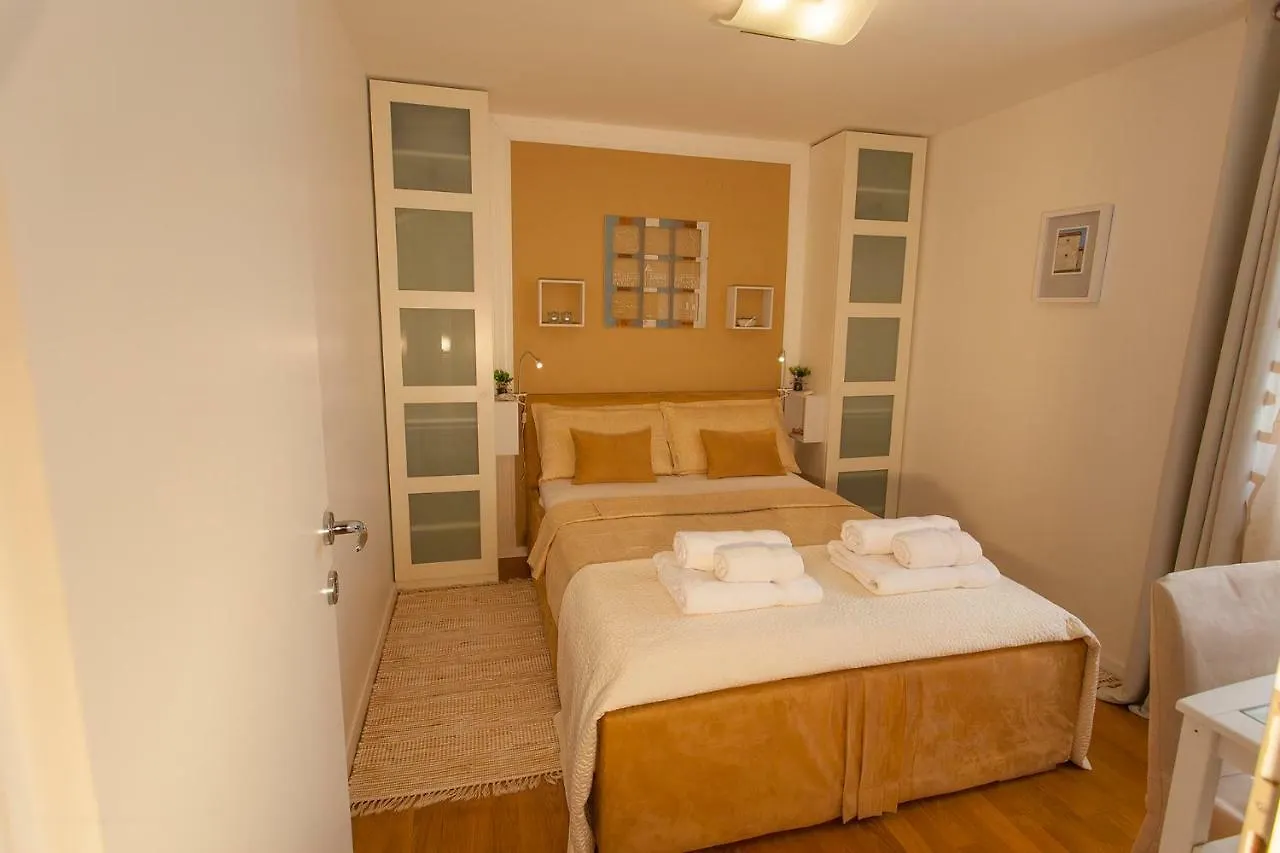 Apartment Simon Says Cres 0*,  Croatia