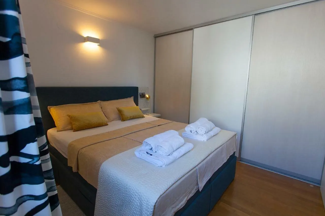 Apartment Simon Says Cres 0*,  Croatia
