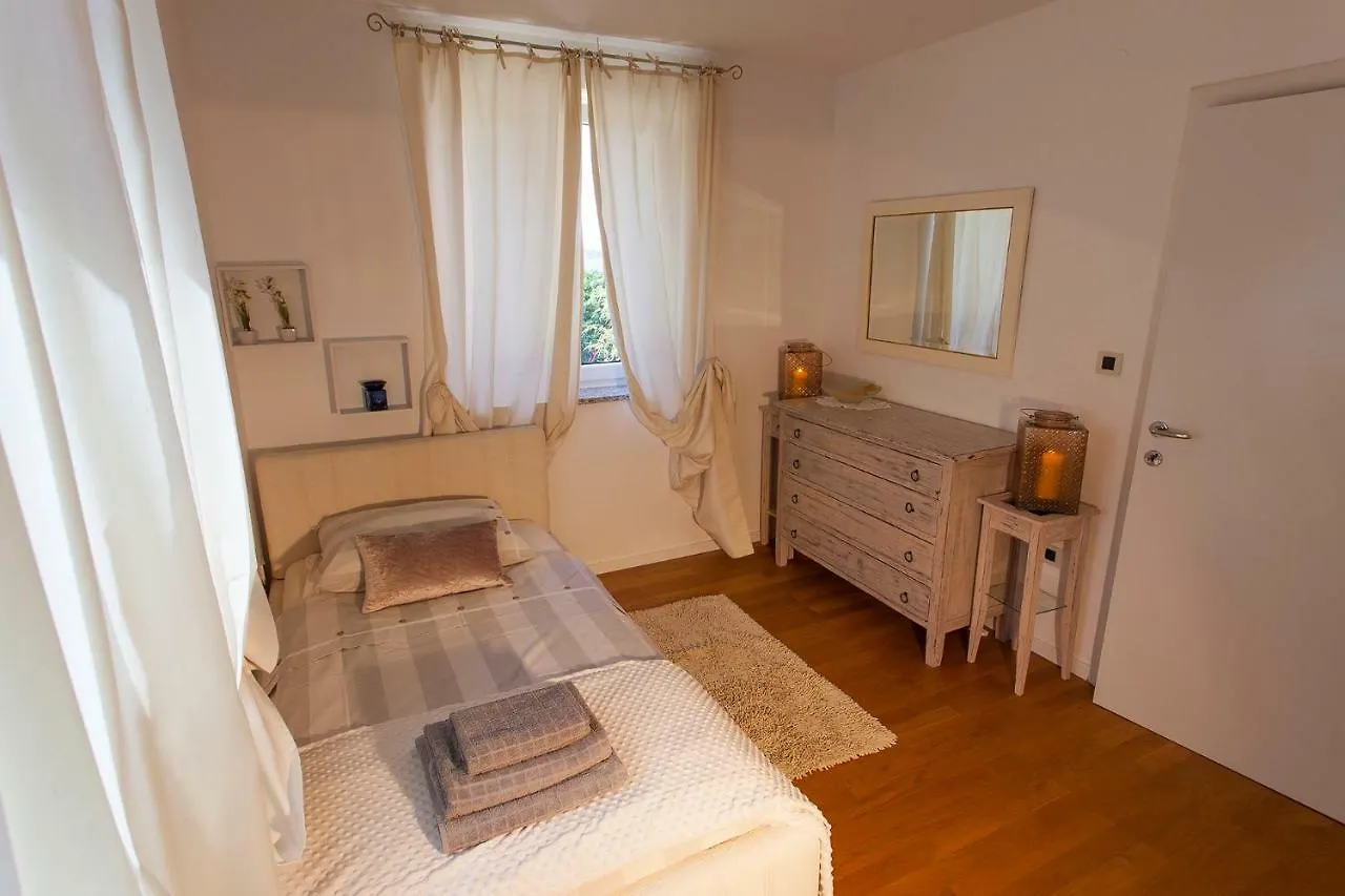 Apartment Simon Says Cres
