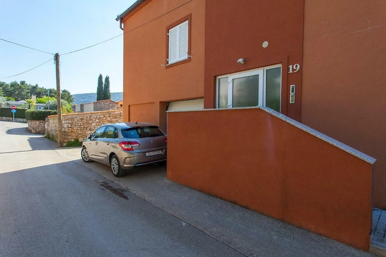Apartment Simon Says Cres