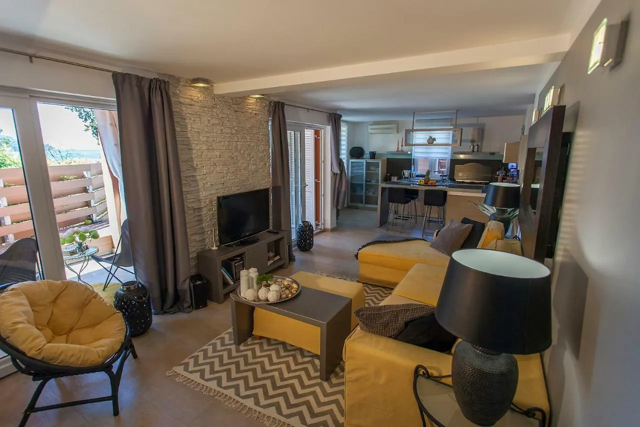 Apartment Simon Says Cres