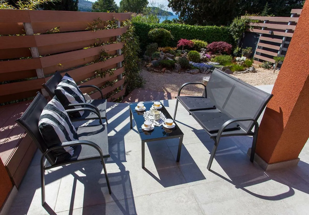 Apartment Simon Says Cres