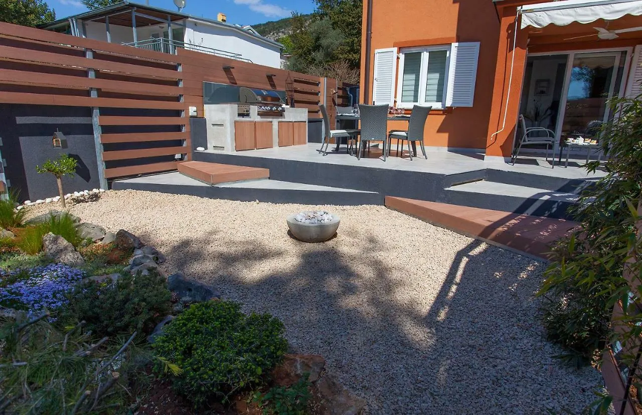 Apartment Simon Says Cres